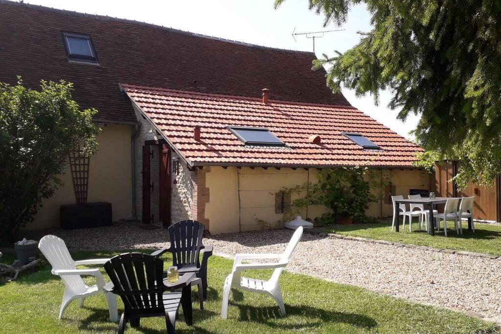 La Maison Du Bonheur Groupe Famille Ladon Exterior photo